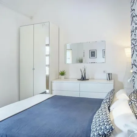 Hinestrosa Studio Center Apartment *